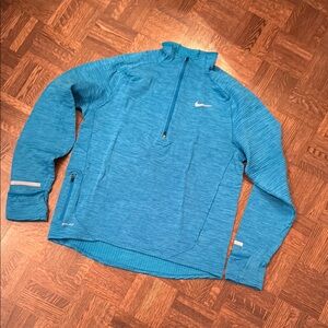 Nike Men's blue dri-fit Zip-Up Sweater size M